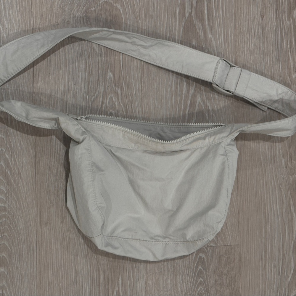 COS Light Gray Zip Pouch